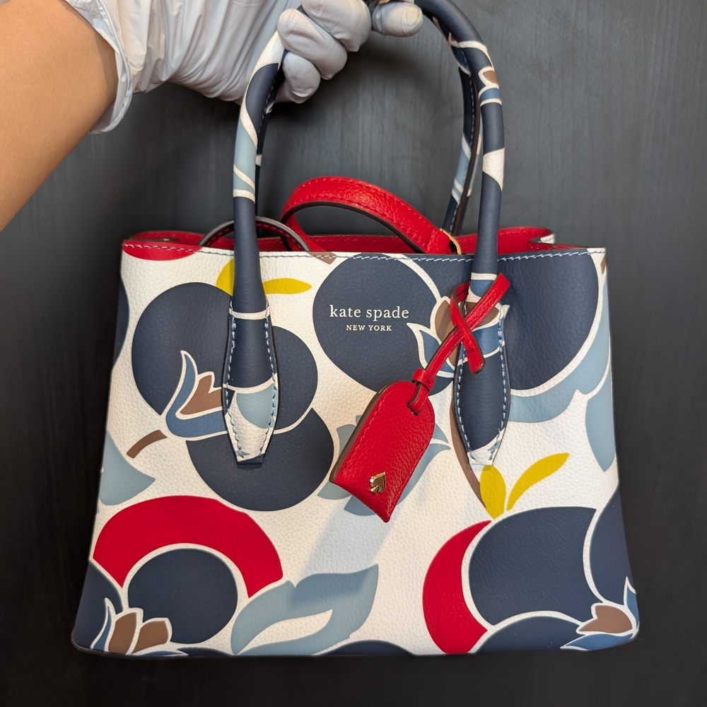 🌹SOLD🌹kate spade Navy and Red Floral Satchel